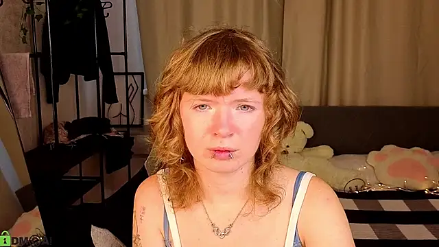VioletDesiree webcam