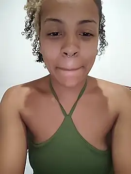Julia_Pretinha webcam