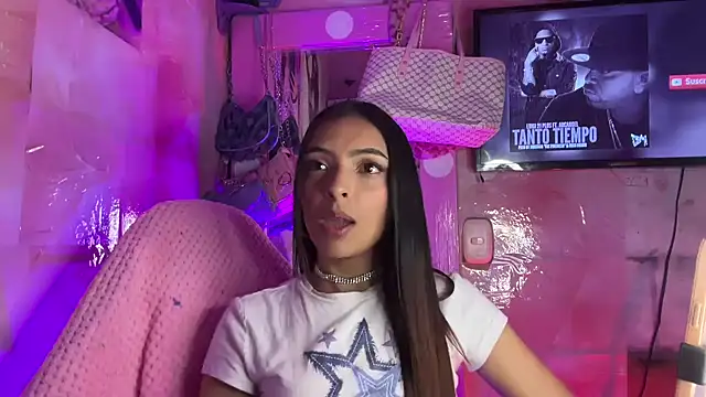 Skye_Moore webcam