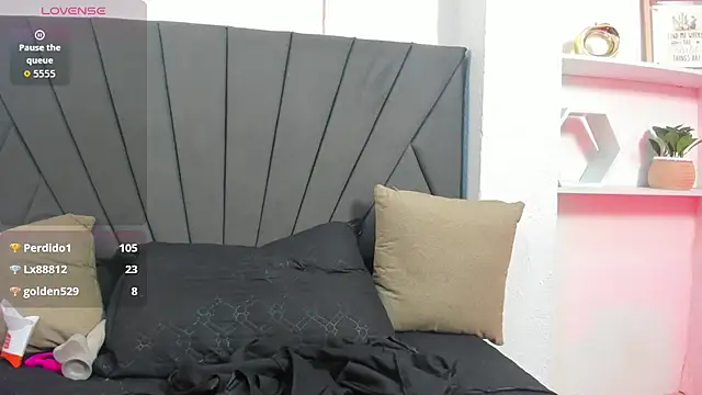 LesliePetit webcam