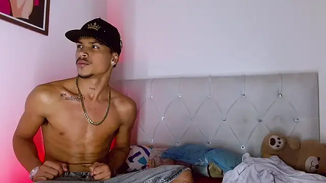 Angel_foxc13 live sex cam