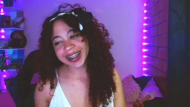Medussa3033 live cam on StripChat