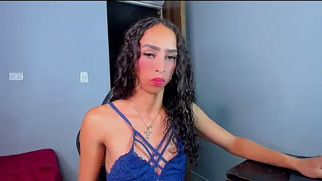 Miissblunt live cam on StripChat