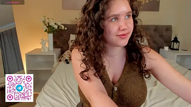 Ariella_Sol webcam