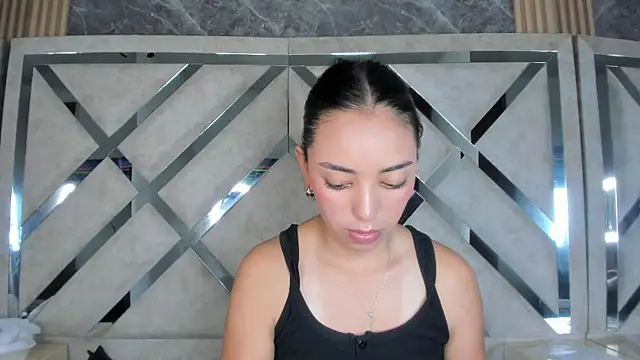 Violeta_Harlow webcam