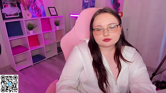 Niki_Glow webcam
