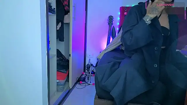 Miss_VeronicaW webcam