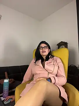 adriana71 (F milf) - Control Toy 5 minutes