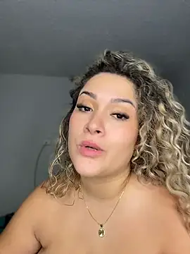 Sara_smiiith211 webcam