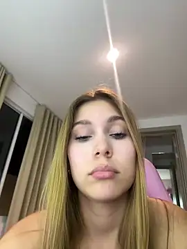 Nikii__ webcam
