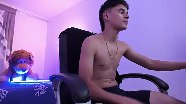 aron_boyy (M twink) - SHOW NAKED FEETS