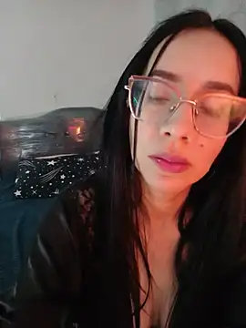 YaraDuartee live cam on StripChat
