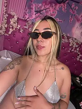 ManuelaVeeleez webcam