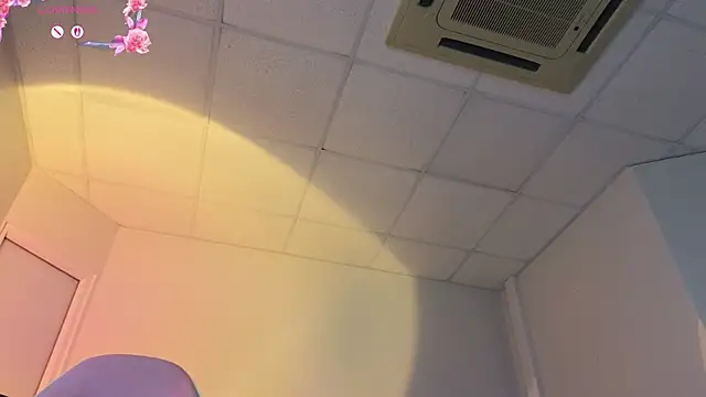 TonyaMeow webcam
