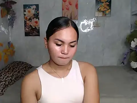ur_asiankat webcam