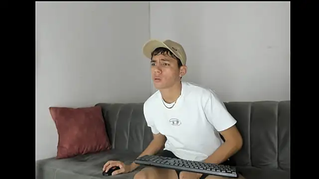 Charlie_Scorpion webcam