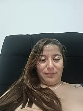erika-sm (F milf) - Double penetration toys, full hand insid