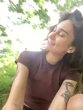 Your_Risky_Vi live cam