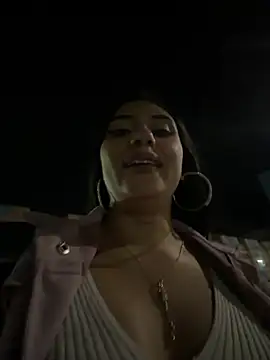 LilacNoir webcam