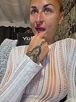 kylie_blck (Ask my age) - Spank Ass+3SurpriseVideo