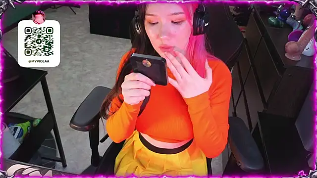 Maya_Viola webcam
