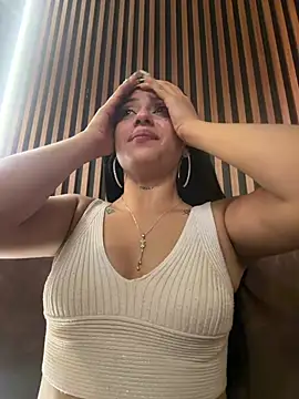 LilacNoir webcam