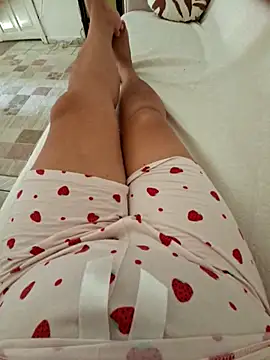 Efsunlugeceler live cam on StripChat