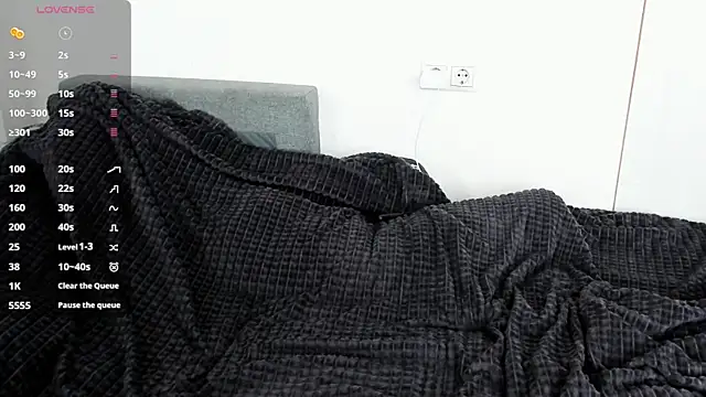 Dark_Moni live cam on StripChat