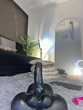 Isa__Blanc ✝ online sex stream