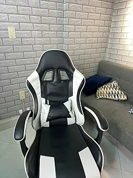 Nicola_hard webcam