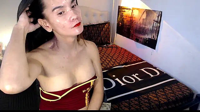 NinaDOM4CUM webcam