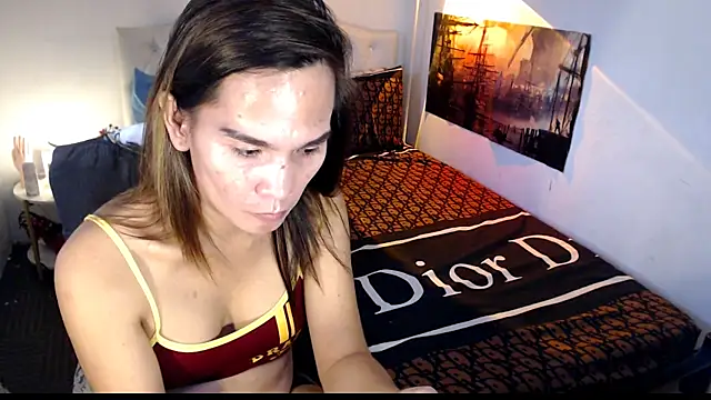 NinaDOM4CUM webcam