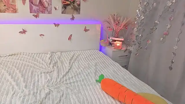 Milly_Lane webcam