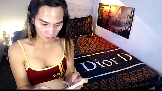 NinaDOM4CUM webcam
