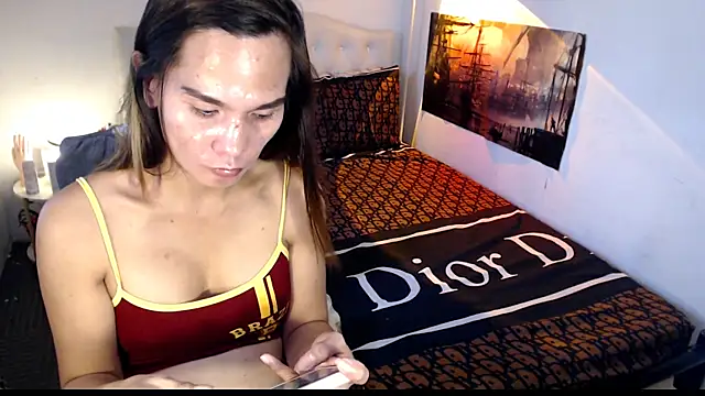 NinaDOM4CUM webcam