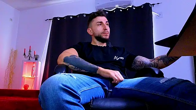 MightyAaron66 webcam