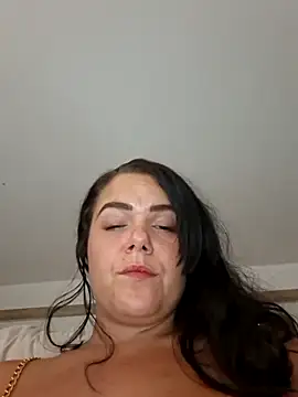 xladycharme (F young) - Squirt💦 salope+200jetons=3videos