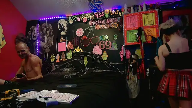 splash_queen420 (Ask my age) - put LUSH in😈💦🖤