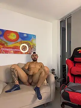 ezzio_scolaro (M young) - hole ass show
