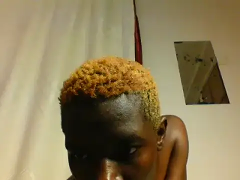 Goldy_petite webcam