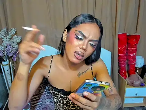 ts_ShaShaGREY18 webcam