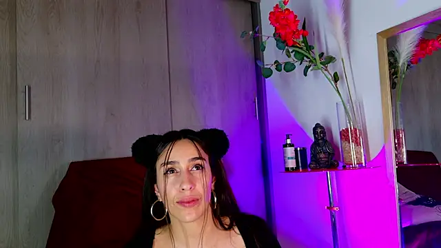 Milan_Rouxx webcam