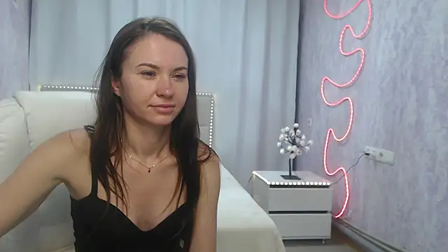 KaraCriegs webcam