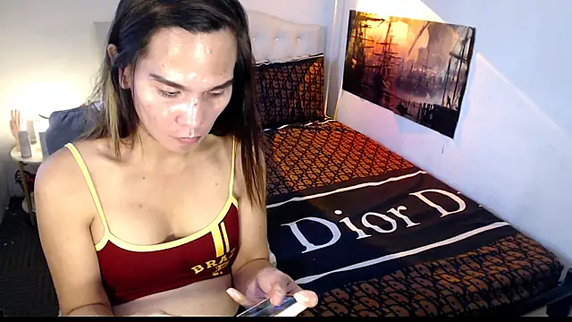 NinaDOM4CUM webcam