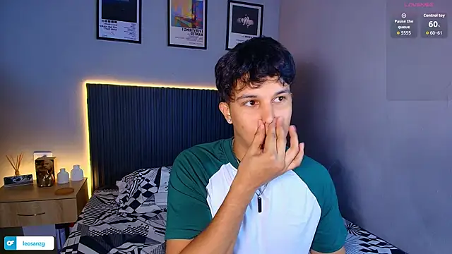 Leo_Savage_ webcam