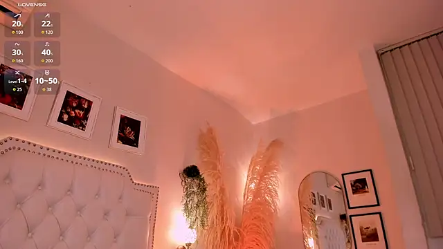 NikaVelvet1 webcam