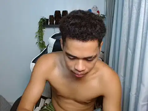 curlyasian_njxx webcam
