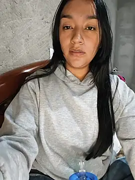 Williams_Hera live cam on StripChat