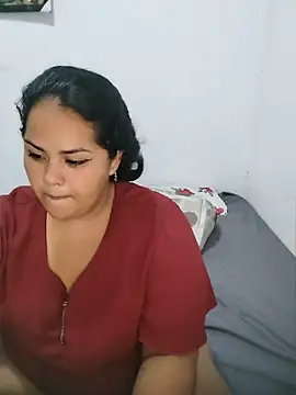 MiaBloom0 live cam on StripChat