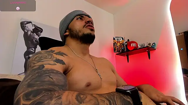 LiamReigns_ webcam